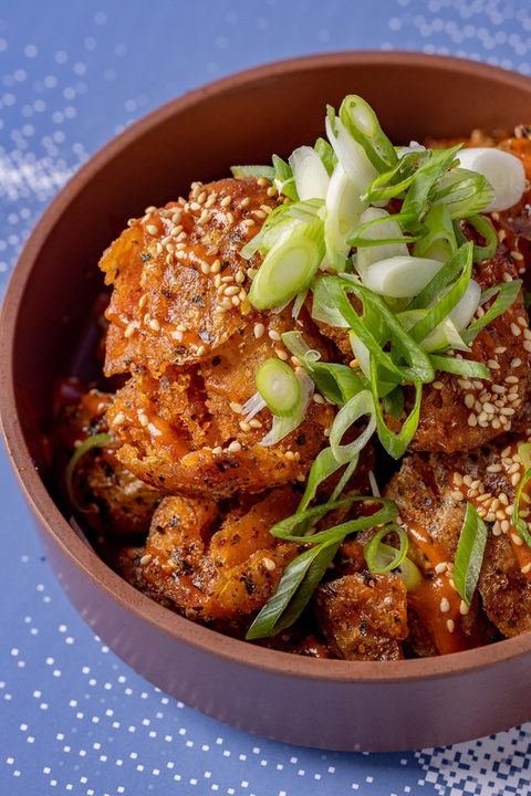Korean fried chicken with spring onion